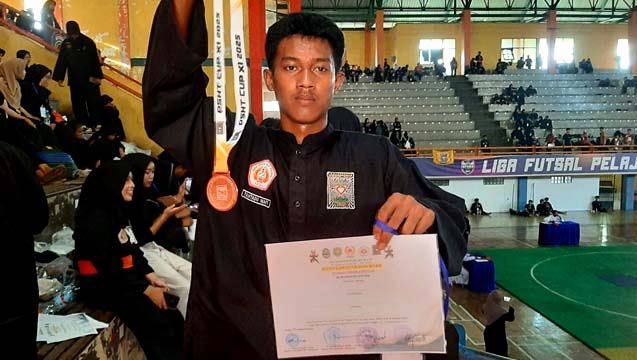 Tahtadu Wafi, Pesilat Muda SMKN 1 Anjatan Raih Medali Perunggu di PSHT Cup XI Indramayu