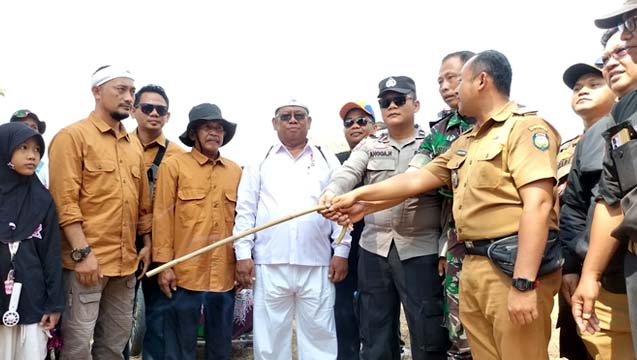 Wujud Syukur dan Kebersamaan, Kuwu dan Camat Terisi Kompak Lestarikan Sedekah Bumi