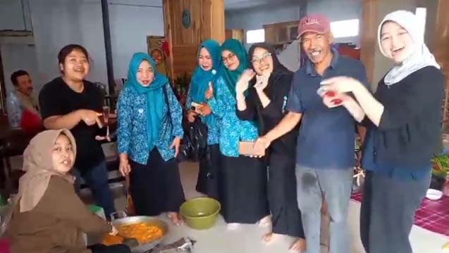 Dodol Mangga hingga Rengginang, Mahasiswa KKN UNPAD Dorong UMKM Desa Sukaslamet